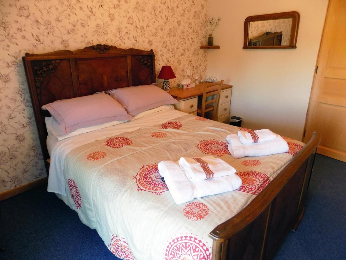 Chambres d'hôtes La Loge Sagrolle Urciers Extérieur photo